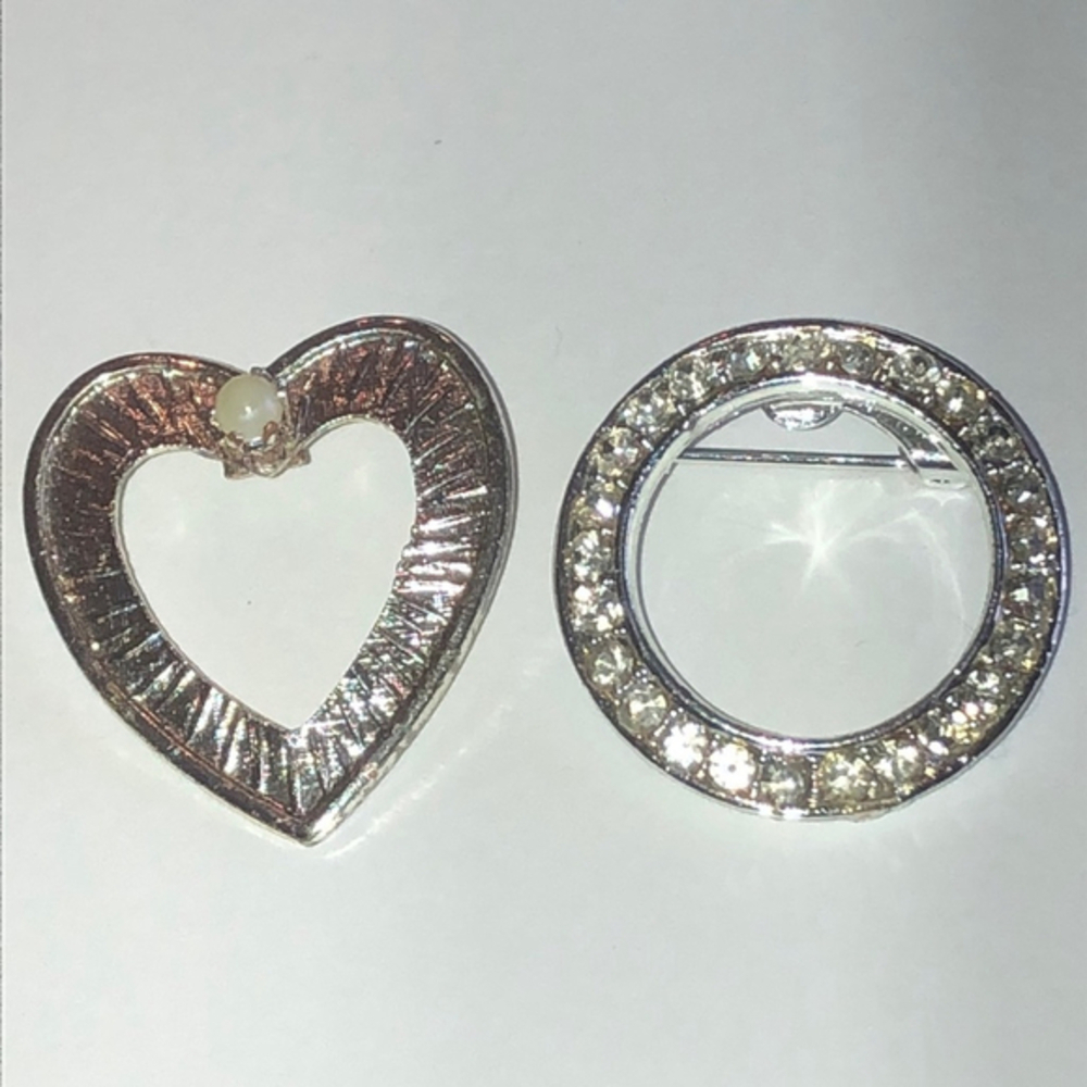 Lot of 2 Silver Tone CZ Rhinestone Round Heart Faux Pearl Brooch Shoulder Pin